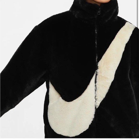 NIKE RARE Oversized Swoosh Logo Soft Cozy Faux
Fur Jacket XL - Picture 5 of 16